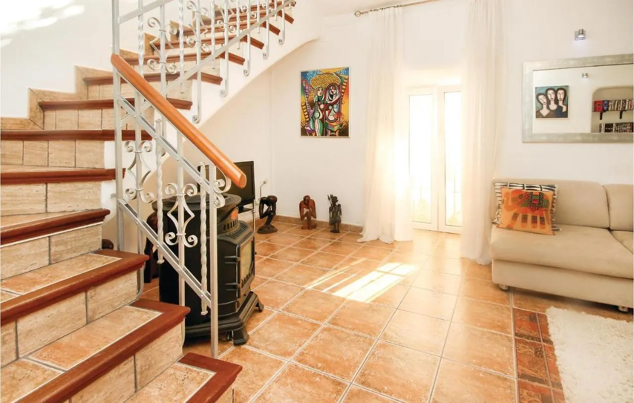 2 Bedroom Nice Home In Casares