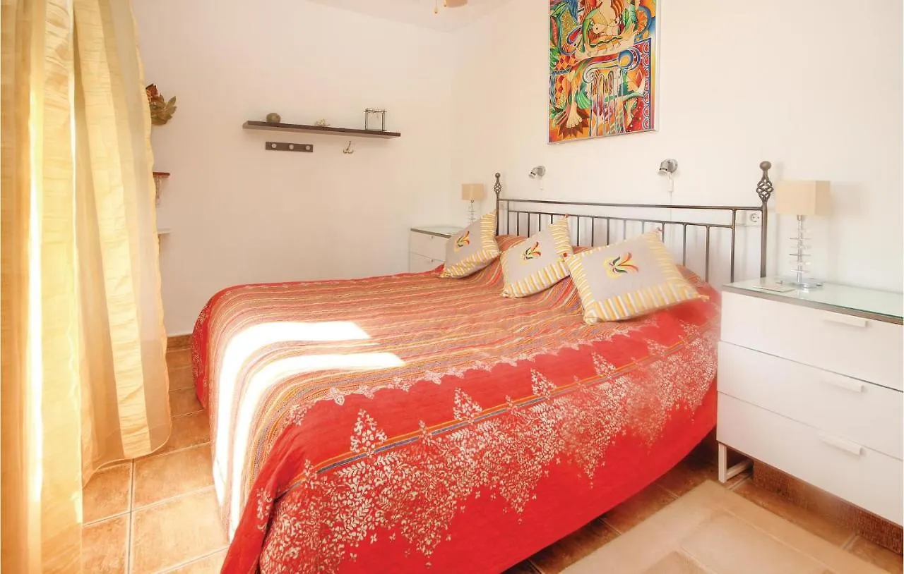 펜션 2 Bedroom Nice Home In 카사레스